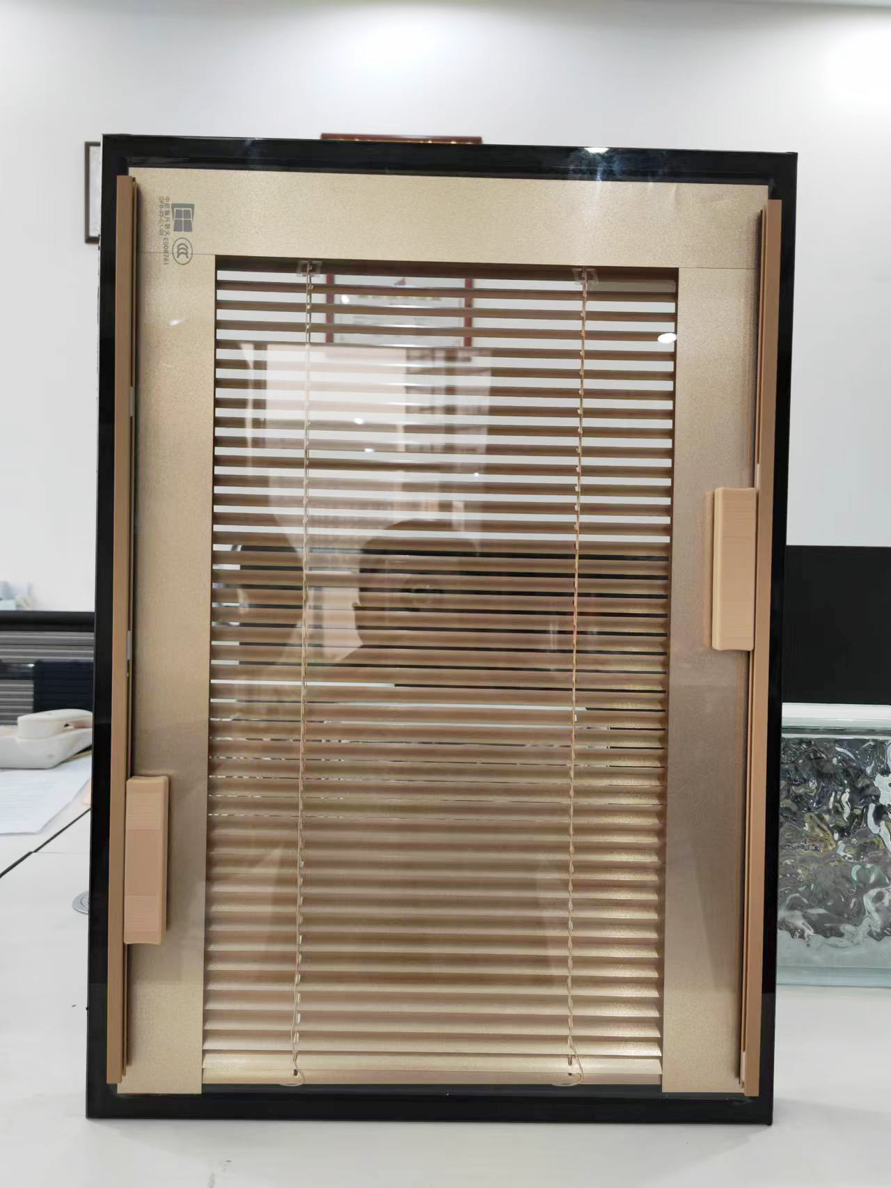 内置百叶中空防火玻璃